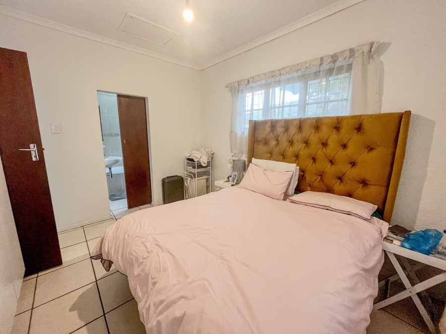 To Let 1 Bedroom Property for Rent in Pinelands Western Cape